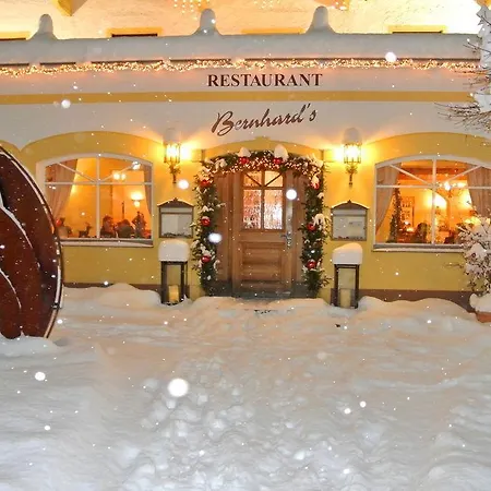 Bernhard's Hotel 3*