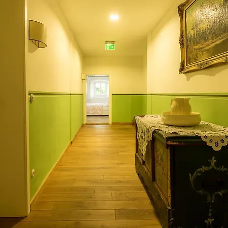 Bernhard's Hotel 3*