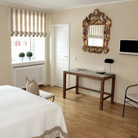 Bernhard's Hotel 3*
