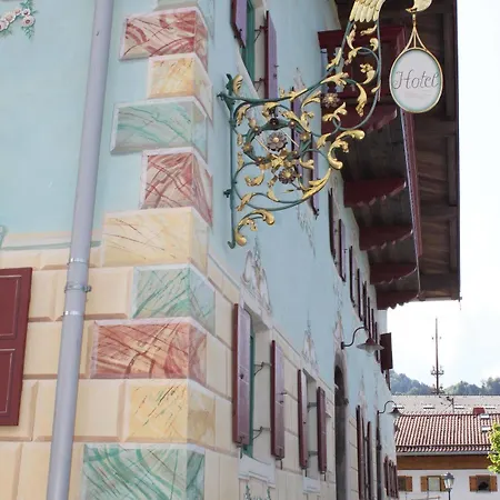 Bernhard's Hotel 3*
